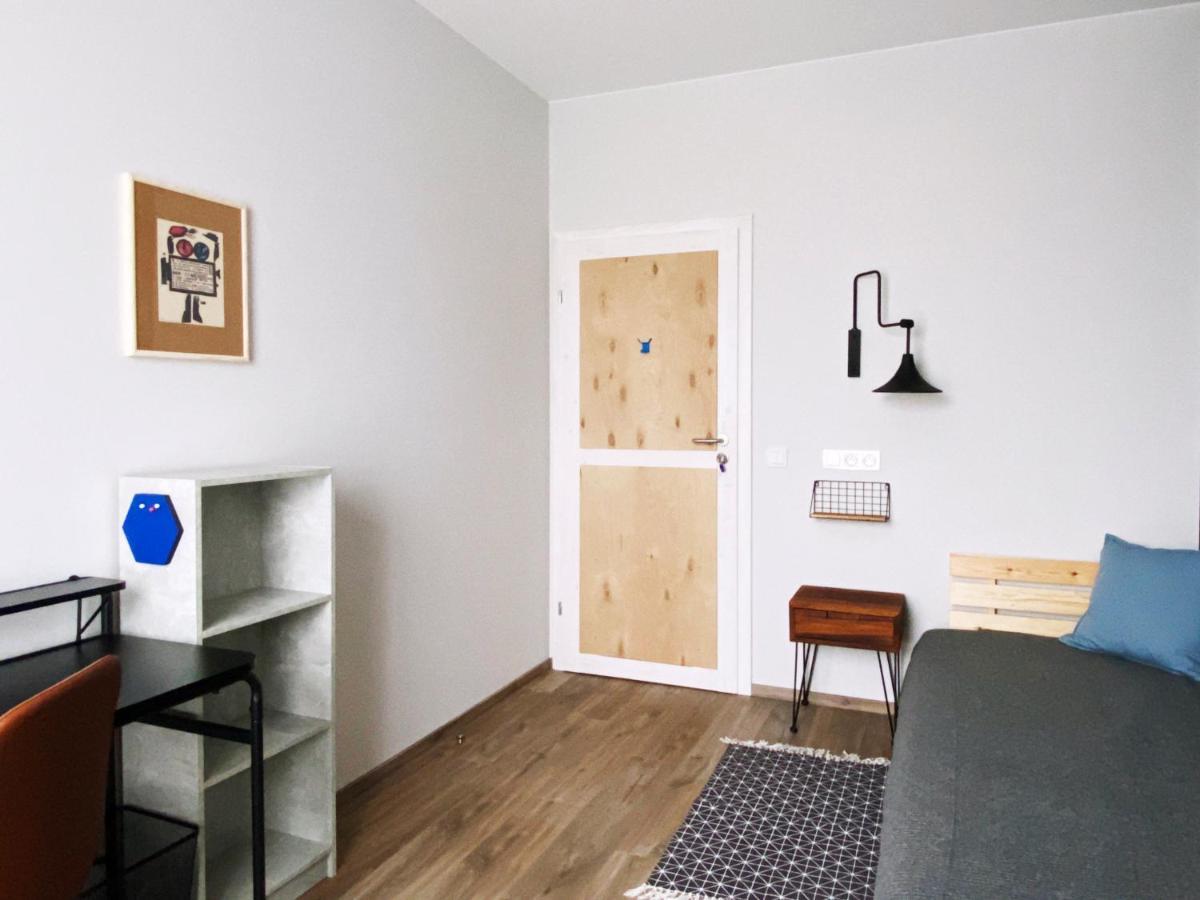 3 Kolory - Pokoje W Mieszkaniu Wspoldzielonym Warsaw Ngoại thất bức ảnh
